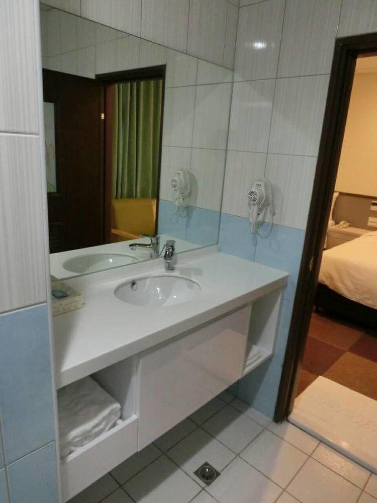 Chang Ti Metropolis Commercial Hotel Zhongli Exteriör bild